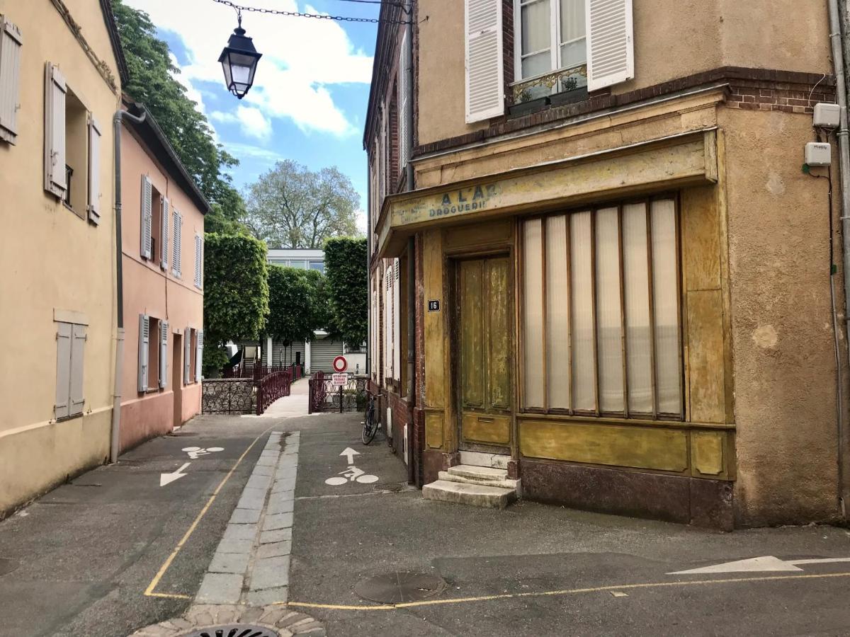 Ibis Styles Dreux Centre Gare Exterior foto
