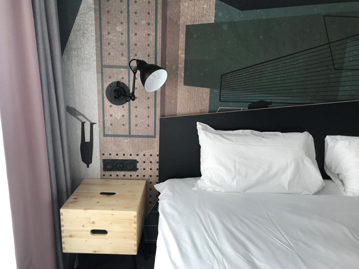 Ibis Styles Dreux Centre Gare Exterior foto