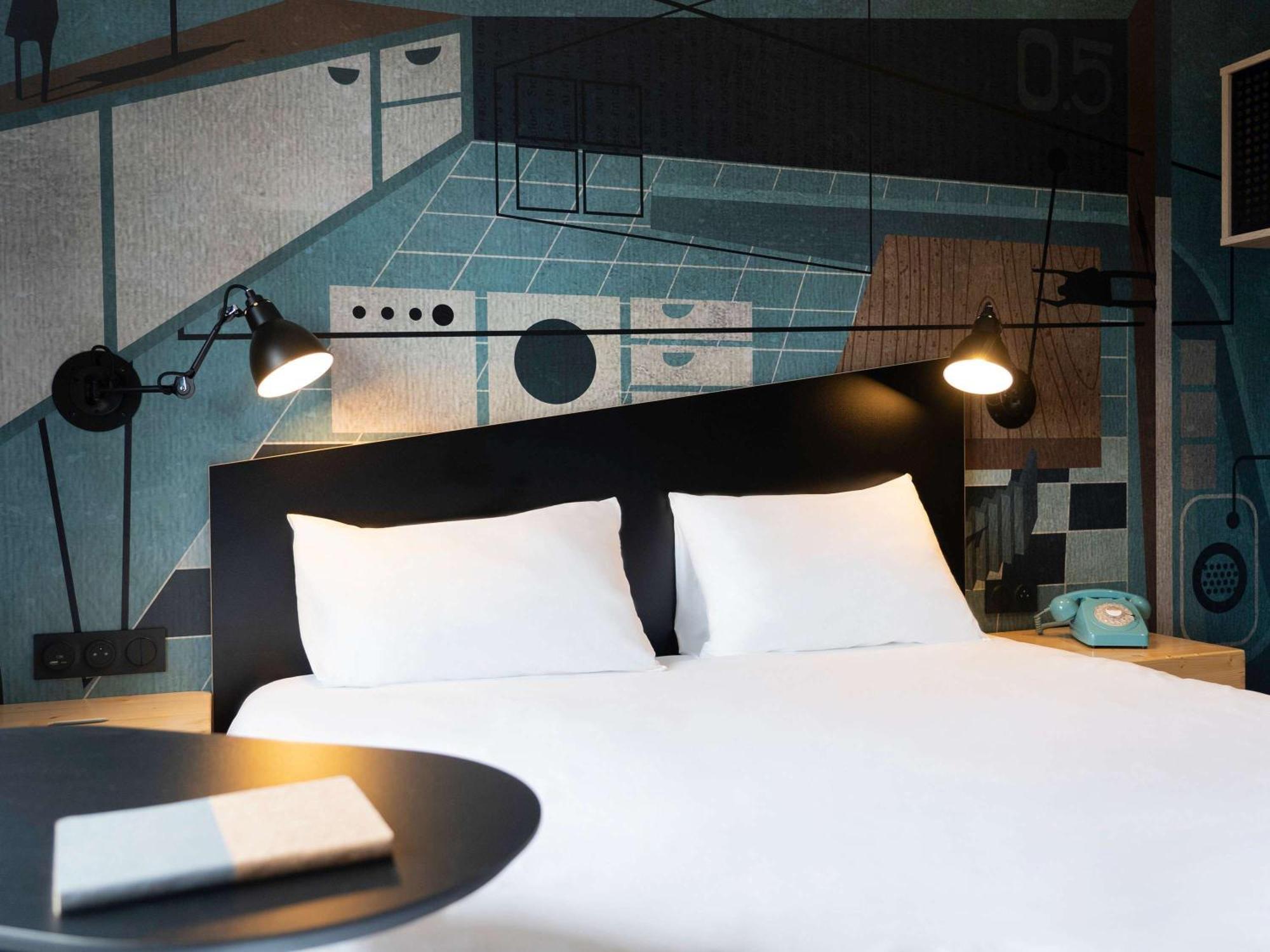 Ibis Styles Dreux Centre Gare Exterior foto