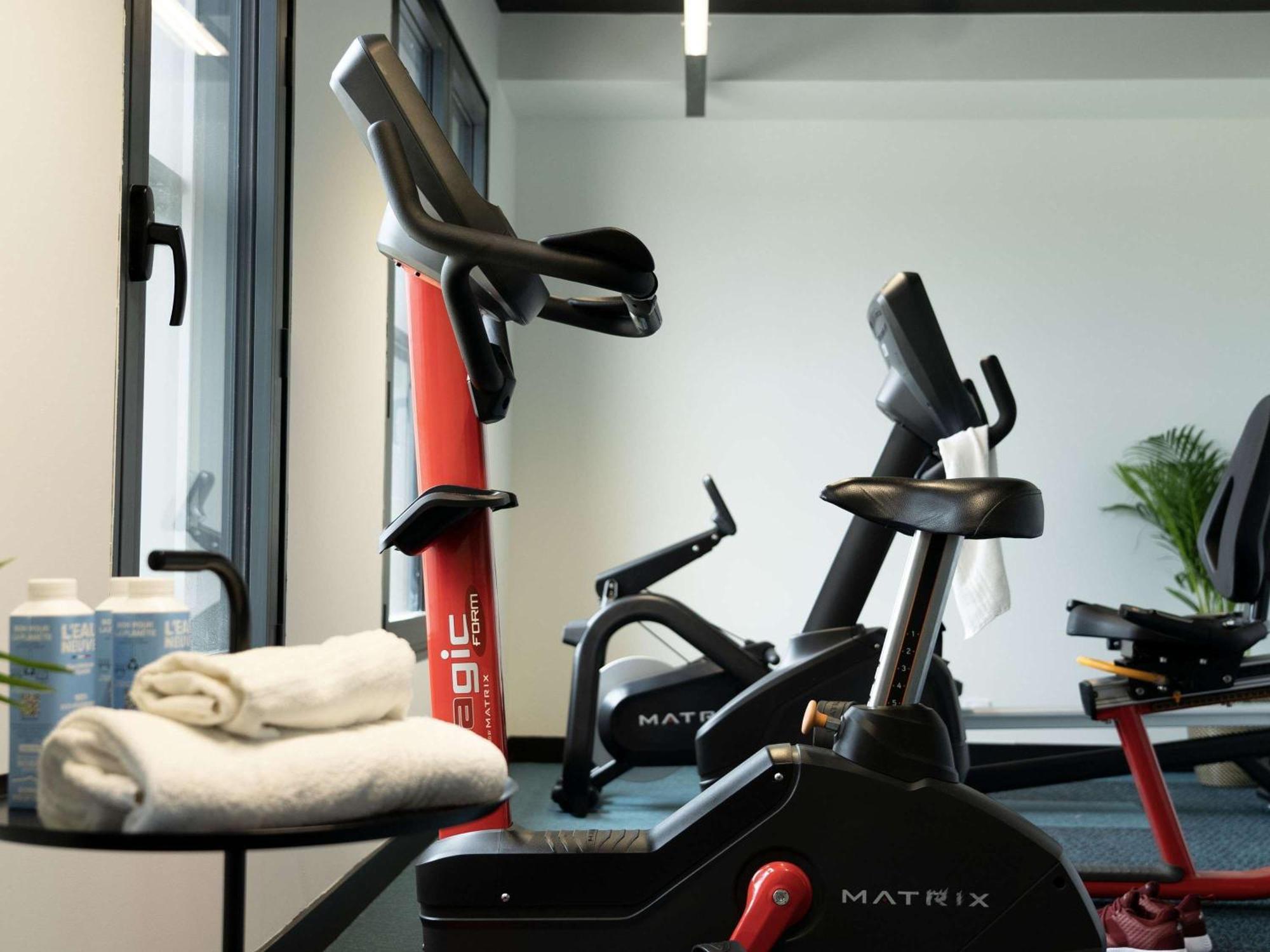 Ibis Styles Dreux Centre Gare Exterior foto