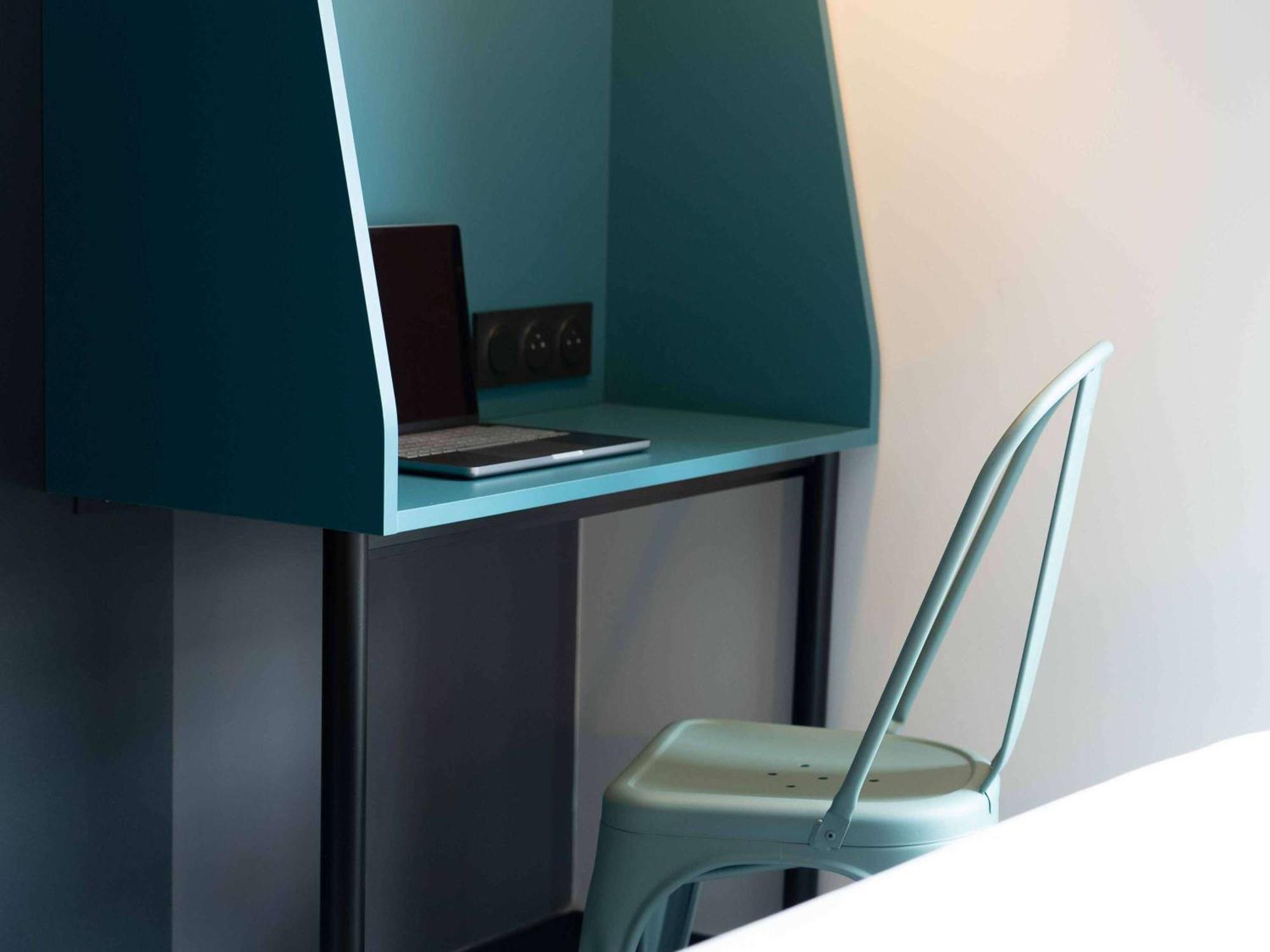 Ibis Styles Dreux Centre Gare Exterior foto