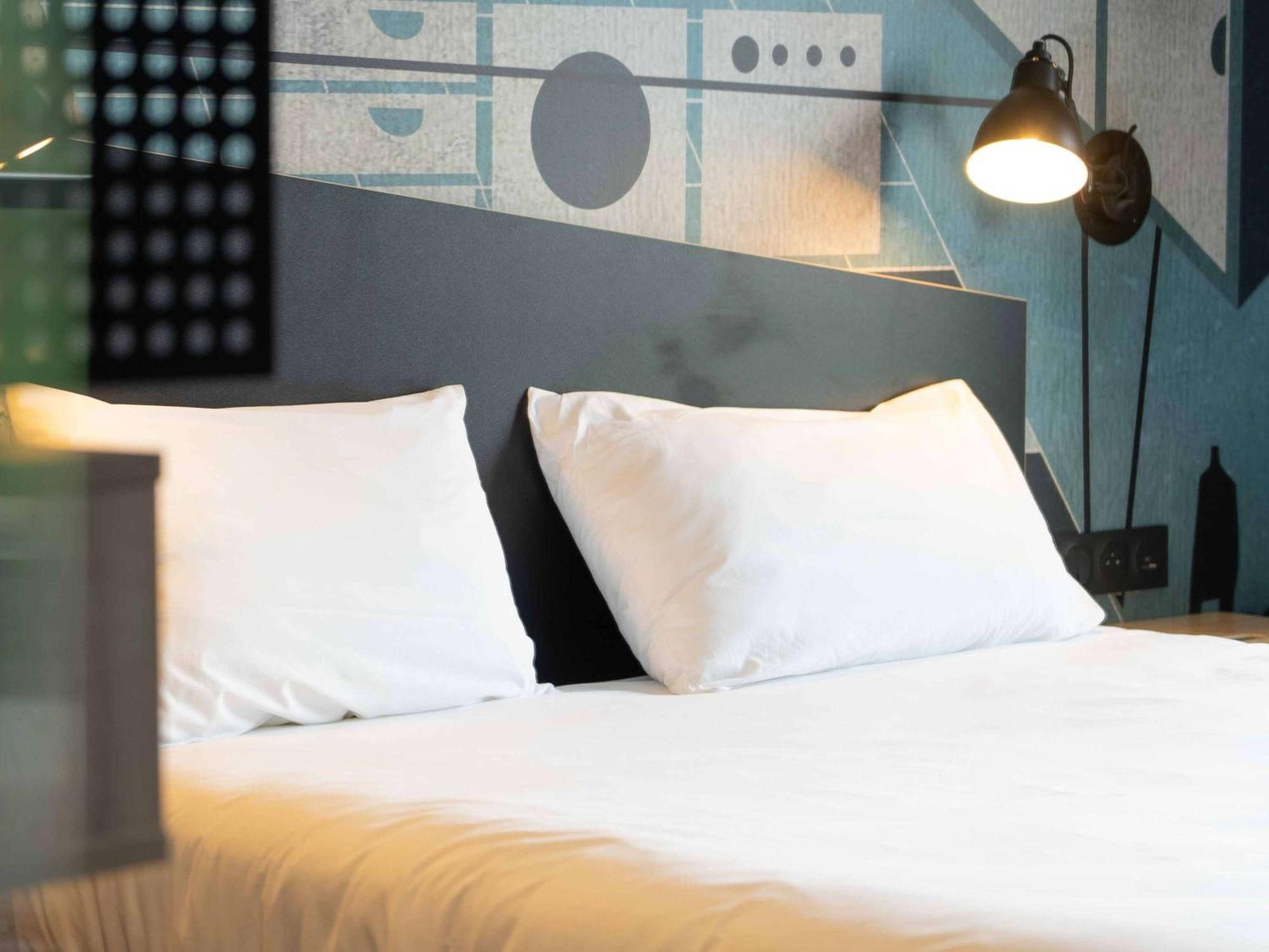 Ibis Styles Dreux Centre Gare Exterior foto