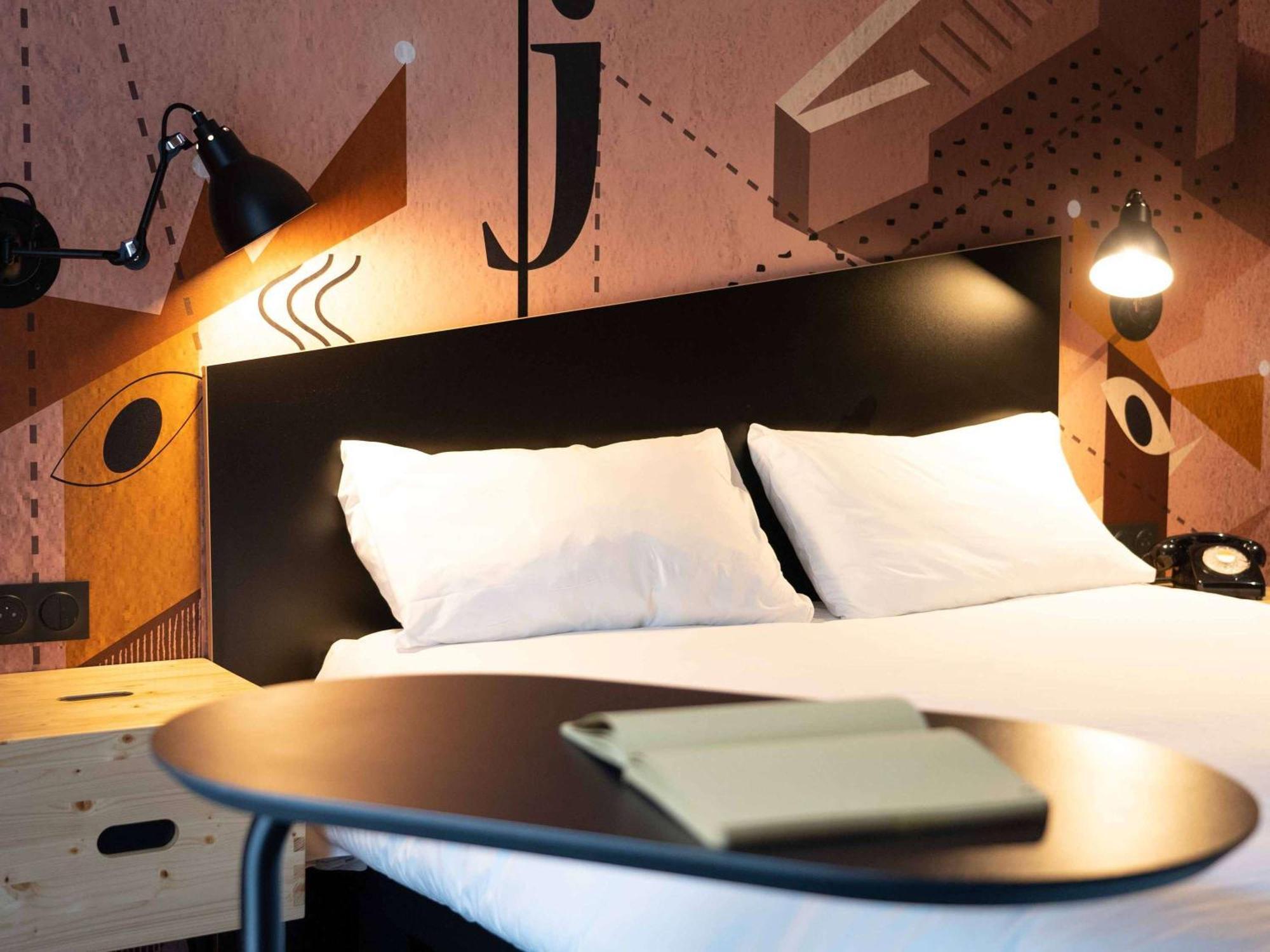 Ibis Styles Dreux Centre Gare Exterior foto
