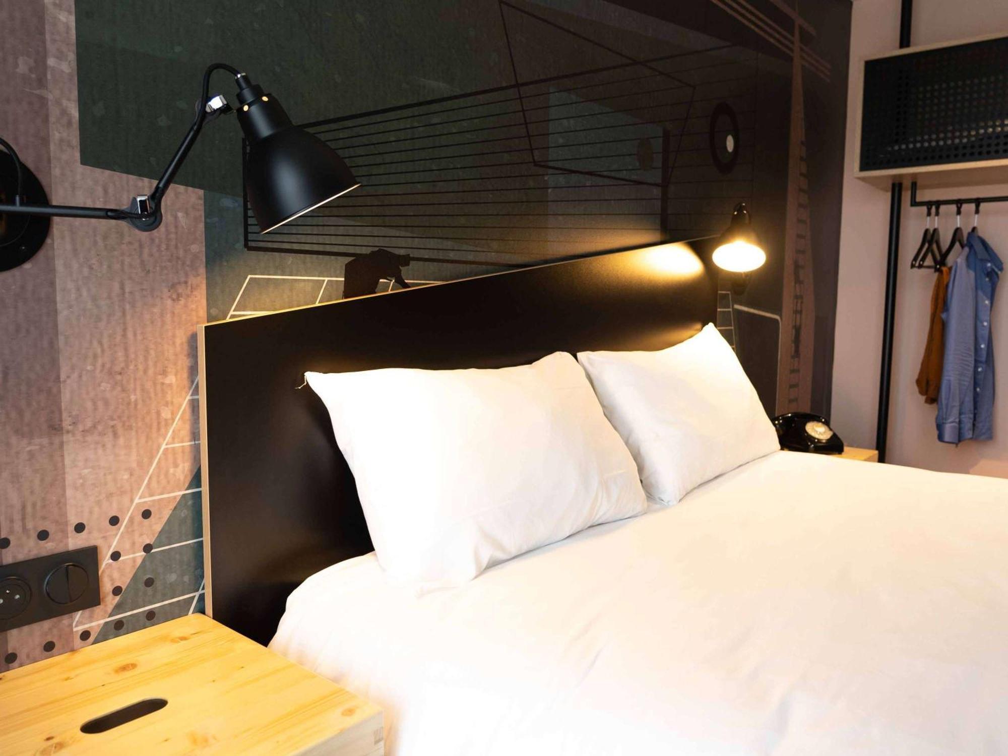 Ibis Styles Dreux Centre Gare Exterior foto