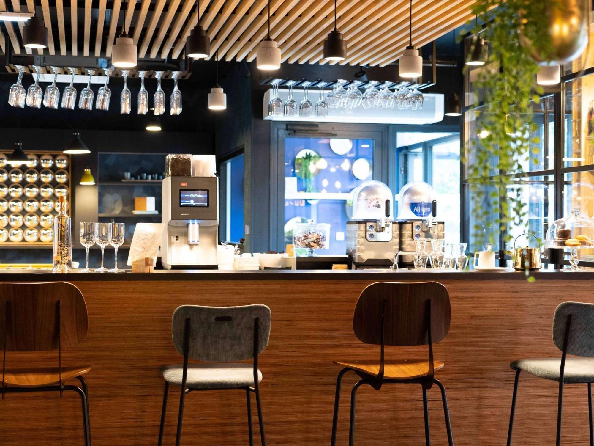 Ibis Styles Dreux Centre Gare Exterior foto