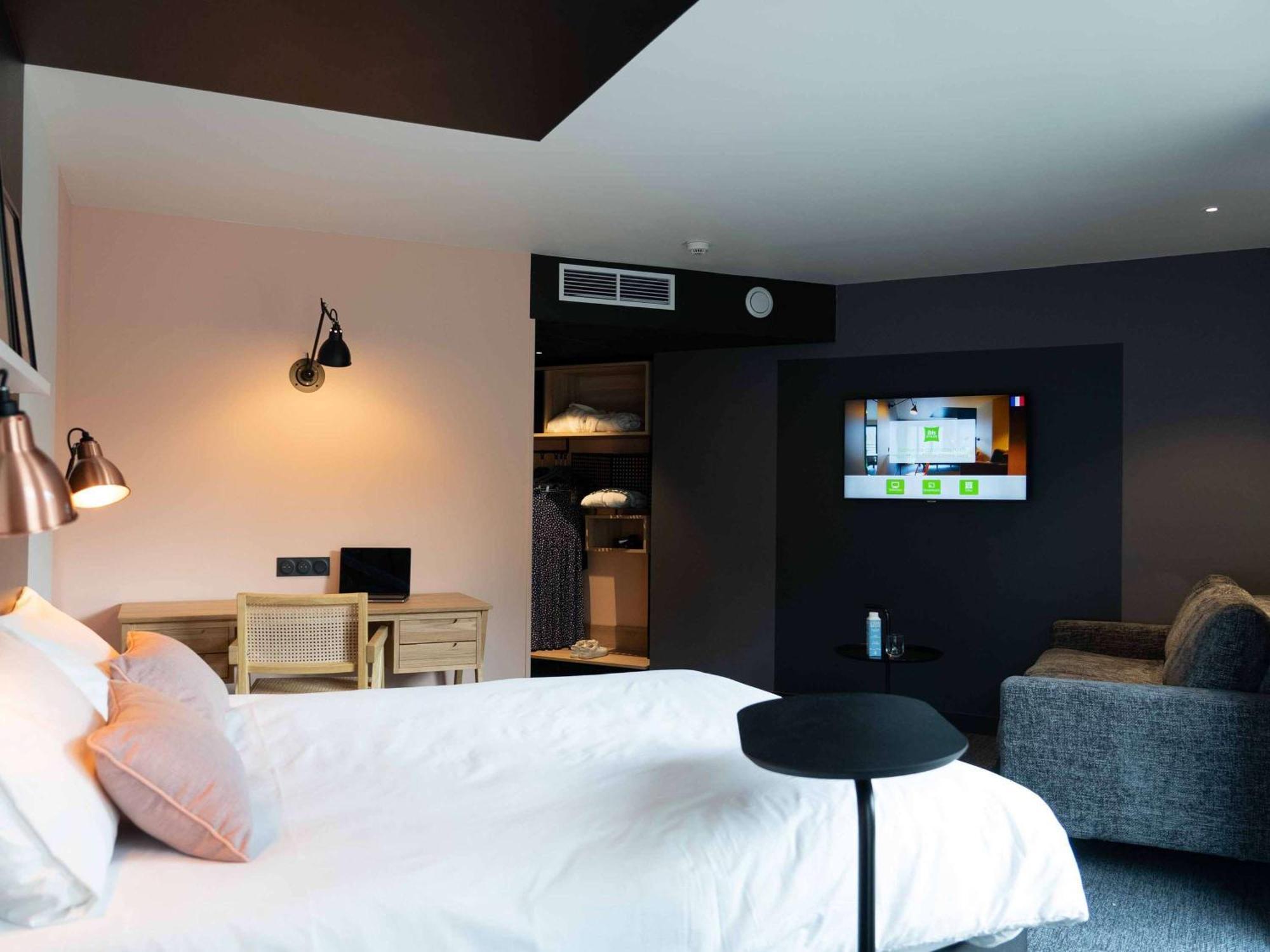 Ibis Styles Dreux Centre Gare Exterior foto